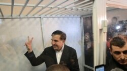 Міхеїл Саакашвілі у залі Печерського райсуду, 11 грудня 2017 року, Київ