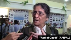 Human rights activist Oynihol Bobonazarova will run as a united opposition candidate in Tajikistan's presidential elections.