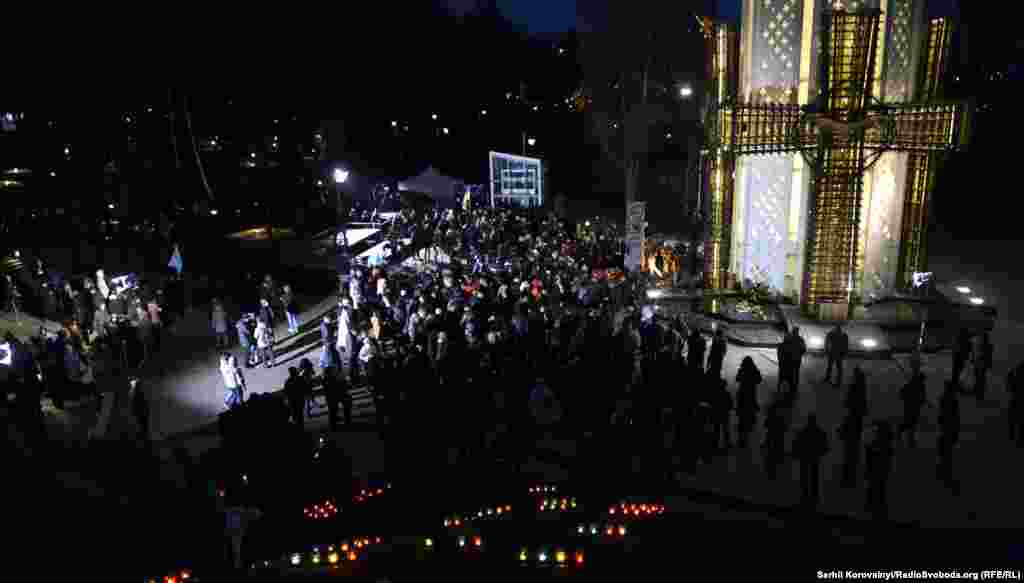 Згідно з соціологічними опитуваннями, кількість українців, які вважають Голодомор 1932-33 років в Україні геноцидом українського народу, зросла за останні роки до 80%