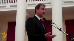 Попов розповів студентам про «конфіденційні» переговори Януковича з ЄС і «східним партнером» Попов розповів студентам про «конфіденційні» переговори Януковича з ЄС і «східним партнером»