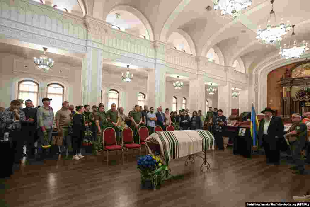 Прощання у Центральній синагозі Києва з Матітьягу Самборським – прийомним сином головного рабина України, який загинув на війні