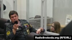 Віта Заверуха і Юрій Тимошенко у залі суду, 23 листопада 2016 року