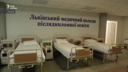 Чоловік помер, дружина – на кисневій терапії. Репортаж із ковідного відділення (відео) Чоловік помер, дружина – на кисневій терапії. Репортаж із ковідного відділення (відео)