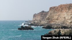 Как в Севастополе застраивают побережье Голубой бухты (фотогалерея)