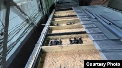 Дрони перебували в таких контейнерах на дахах збірних будиночків, установлених на платформах фур, фото СБУ