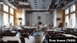 Здание городской администрации в Донецке. Октябрь 2022 года