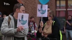 "Питер, выходи! Хабаровск, мы с тобой!" "Питер, выходи! Хабаровск, мы с тобой!"