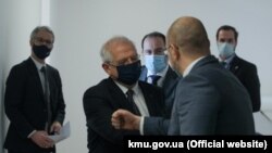 У Брюсселі 11 лютого завершилося сьоме засідання Ради асоціації Україна – ЄС з участю Верховного представника ЄС із зовнішньої політики Жозепа Борреля (ліворуч) і прем’єр-міністра України Дениса Шмигаля