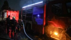 Stambeni blok u plamenu nakon ruskog napada na Kijev Stambeni blok u plamenu nakon ruskog napada na Kijev