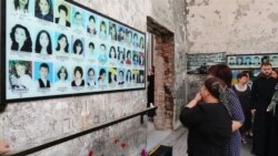 Згадуючи жах і мужність під час захоплення школи в Беслані – відео Згадуючи жах і мужність під час захоплення школи в Беслані – відео