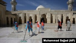 Для сотні мільйонів мусульман світу на тлі пандемії розпочався Рамадан (фотогалерея)