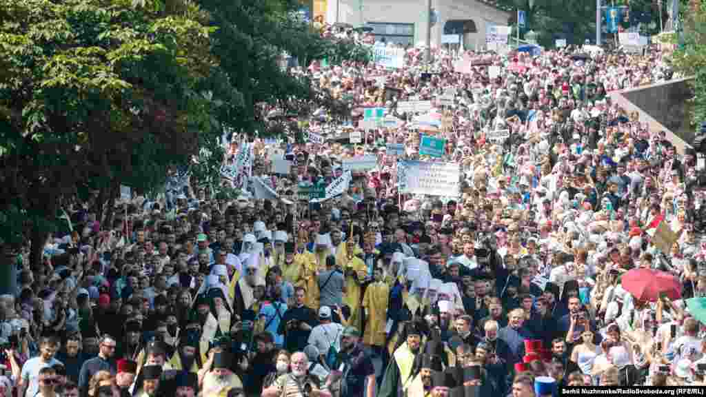 За оприлюдненими даними Національної поліції, на хресну ходу УПЦ (Московського патріархату) зібралися близько 55 тисяч громадян