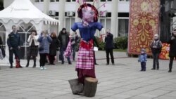 В Ялте на Масленицу сожгли «чучело зимы» (видео) В Ялте на Масленицу сожгли «чучело зимы» (видео)