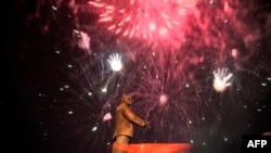 Салют в Симферополе 16 марта 2014 года