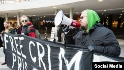 Алексей Козлов (справа) на одной из акций