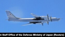 Російський бомбардувальник Ту-95 над Японією, серпень 2017 року (ілюстраційне фото)