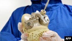 Зразок попередньої розробки компанії Carmat, офіційно представлений у Парижі 29 серпня 2018 року (архів)