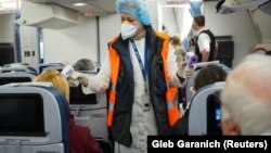 За підсумками дослідження швидкими тестами на IgG/IgM до вірусу SARS-nCoV-2019 було отримано негативні результати, тобто коронавірус в осіб не виявлено, заявили в МОЗ