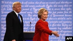 Гілларі Клінтон і Дональд Трамп після перших теледебатів, 26 вересня 2016 року