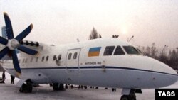 Йдеться про літак моделі «АН-140-100», 2004 року випуску. Фото ілюстративне