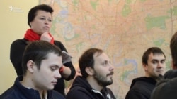 "Нас вышвырнули на улицу" "Нас вышвырнули на улицу"