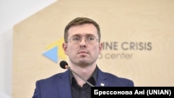 За його словами, чотири країни, з якими межує Україна, вже зареєстрували в себе цей штам – це Росія, Польща, Румунія, Словаччина