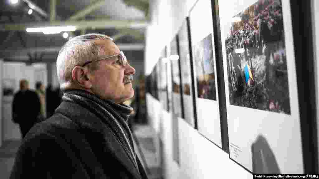 Виставка проходить в галереї «Лавра» (метро «Арсенальна»)