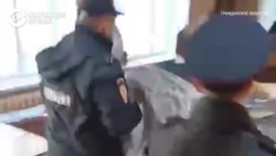 Фальсификации и избиения: как проходят выборы в России (видео) Фальсификации и избиения: как проходят выборы в России (видео)