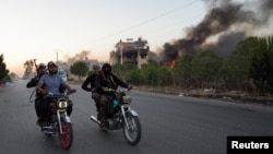 Бедуїнські бійці в провінції Ес-Сувейда, де сталися сутички між друзами та бедуїнами. Армія оборони Ізраїлю 15 липня завдала ударів по сирійських військових у цьому районі