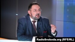 Голова Комітету Верховної Ради України з питань гуманітарної й інформаційної політики зазначив, що він буде голосувати за відсторонення Петра Порошенка від роботи у Верховній Раді, однак турбується через реакцію колег у Європі