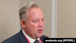 Кент Гарстедт на прес-конференції в Мінську, 12 вересня 2016 року