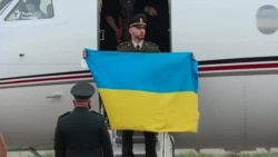 Віталій Марків прилетів до України – відео Віталій Марків прилетів до України – відео