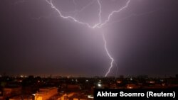 په پاکستان کې د باران پخوانی عکس