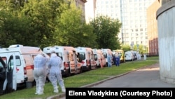 Вперше від початку пандемії в країні зареєстрували понад шість тисяч летальних випадків за тиждень.