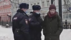 Минпросвещения и юные оппозиционеры Минпросвещения и юные оппозиционеры