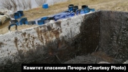 Разлив нефтепродуктов в Колве в республике Коми