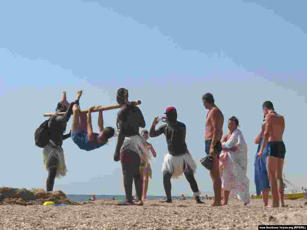 Пляжные развлечения, стоимость фото – 30 гривен