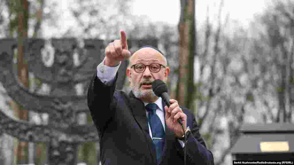 Надзвичайний та повноважний посол Держави Ізраїль в Україні Джоель Ліон під час вшанування пам'яті жертв Голокосту