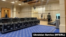 Підготовка до з’їзду так званої «великої фракції» партії «Слуга народу» у трускавецькому готелі «Ріксос Прикарпаття»