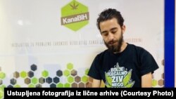 Irfan Ribić (na fotografiji) je 2018. osnovao udruženje 'Kanabis', inicijativu za legalizaciju kanabisa u medicinske svrhe, čiji je glavni cilj promjena zakonske regulative u BiH