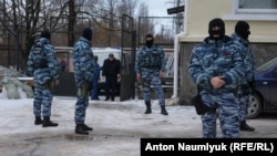 В районный суд Симферополя привезли фигурантов «дела Хизб ут-Тахрир»