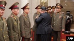 Ким Чен Ын награждает высших офицеров КНА, отличившихся на российско-украинской войне. 22 августа 2025 года