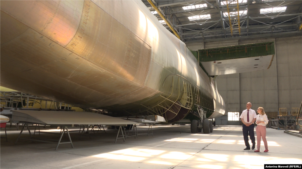 В свое время таких гигантов планировали построить минимум 10, но амбициозную советскую космическую программу, под которую специально конструировали «Мрію», свернули