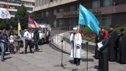 У Запоріжжі вшанували пам'ять жертв депортації кримських татар (відео) У Запоріжжі вшанували пам'ять жертв депортації кримських татар (відео)