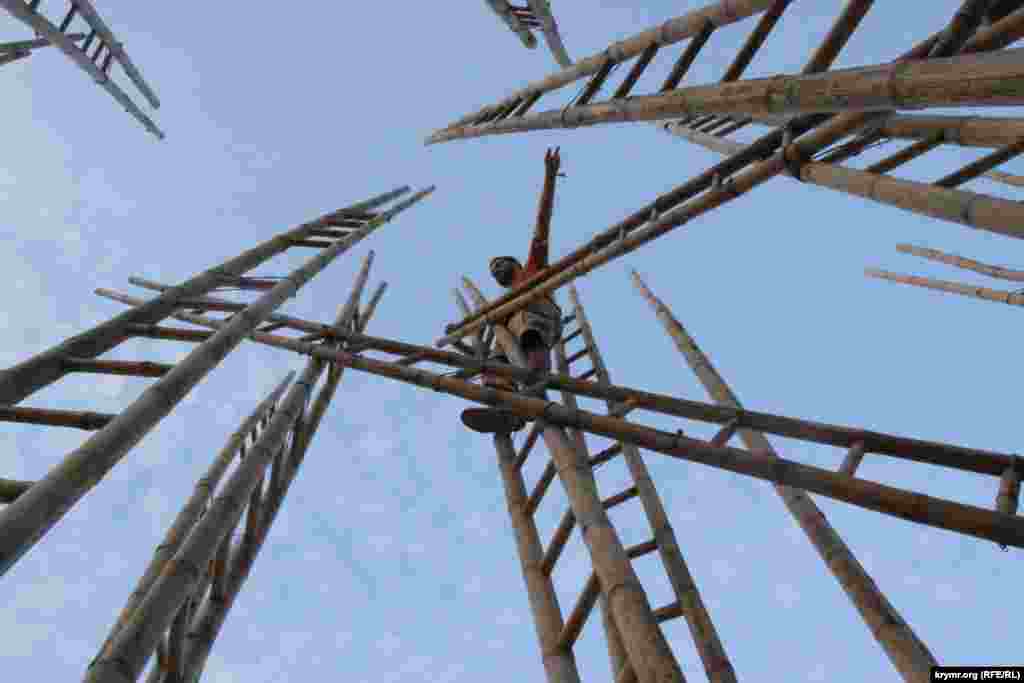 Еще один символ КаZантипа – лестницы, ведущие в небо