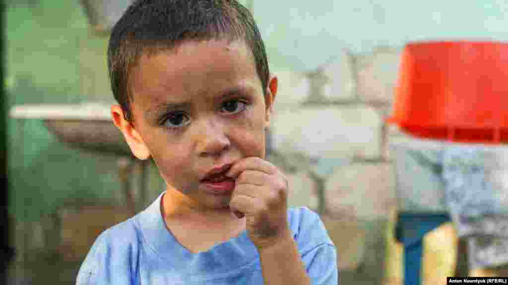 Старшему – Хамзе – 4 года