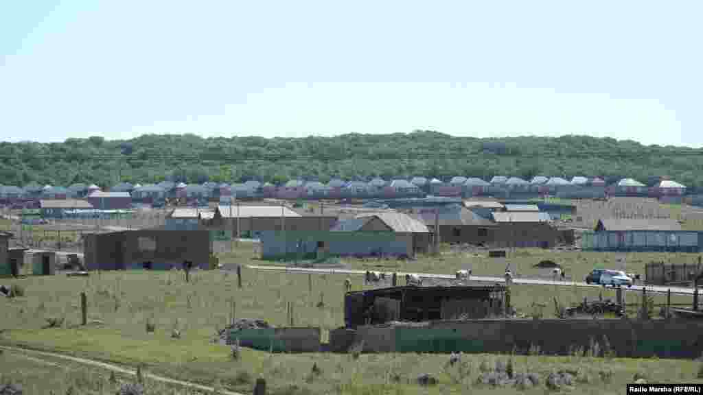 Жители говорят, что улица удачно вписалась в село