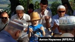 Дуа (массовая молитва) крымских татар в Ялте