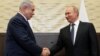 Президент Росії Володимир Путін тисне руку прем’єр-міністру Ізраїлю Біньяміну Нетаньягу під час зустрічі у Сочі, Росія, 12 вересня 2019 року