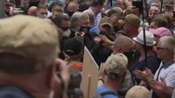 Суд у справі Порошенка: депутати від «ЄС» посварилися з прокурорами – відео Суд у справі Порошенка: депутати від «ЄС» посварилися з прокурорами – відео